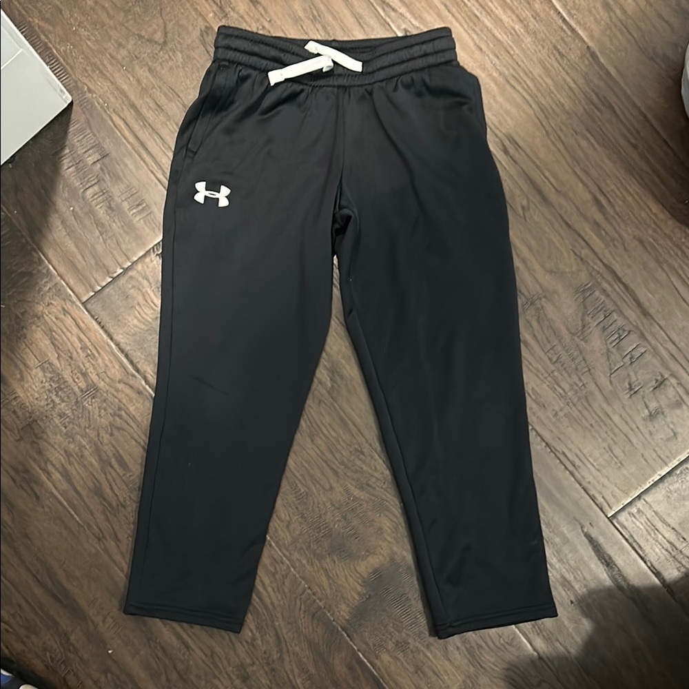 Boys Under Armour sweatpants